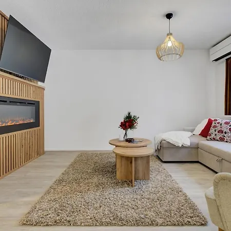 アパート Arctic Hideaway - Sauna, Fireplace And Parking ロヴァニエミ