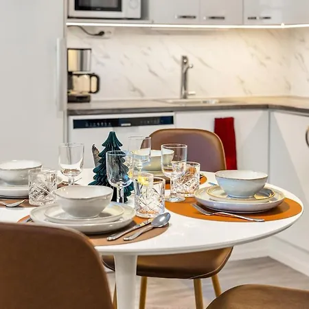 Arctic Hideaway - Sauna, Fireplace And Parking アパート *