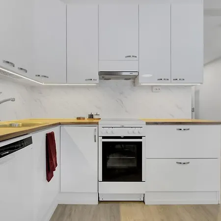 Arctic Hideaway - Sauna, Fireplace And Parking *