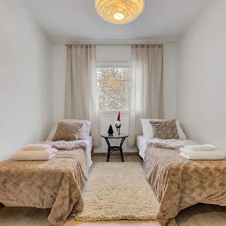 Arctic Hideaway - Sauna, Fireplace And Parking ロヴァニエミ