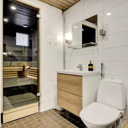 Arctic Hideaway - Sauna, Fireplace And Parking *