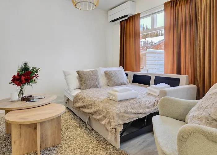 Arctic Hideaway - Sauna, Fireplace And Parking *