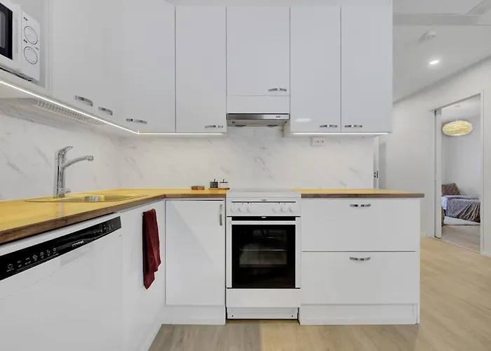 Arctic Hideaway - Sauna, Fireplace And Parking *